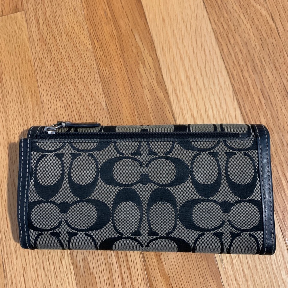 Coach Wallet - Picture 2 of 4